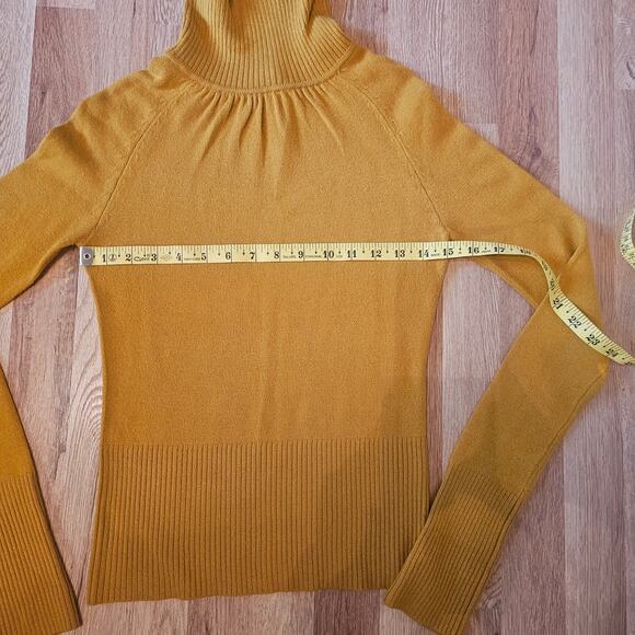 Mustard Yellow knit turtleneck sweater - Picture 3 of 6